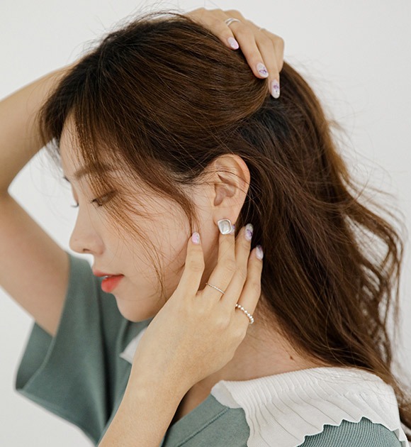 韓國單色凹面方形銀針耳環