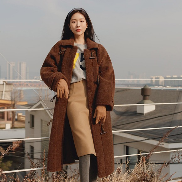 韓國仿羊絨牛角釦釦帶袖大衣
