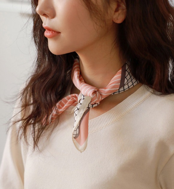 韓國多色款線條元素方形領巾