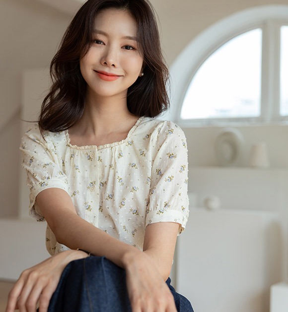 韓國法式蕾絲邊玫瑰雪紡衫