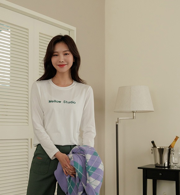 韓國刺繡文字圓領T恤