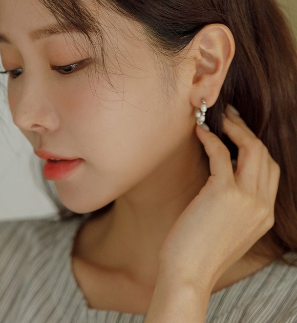 韓國珍珠銀飾交織耳環