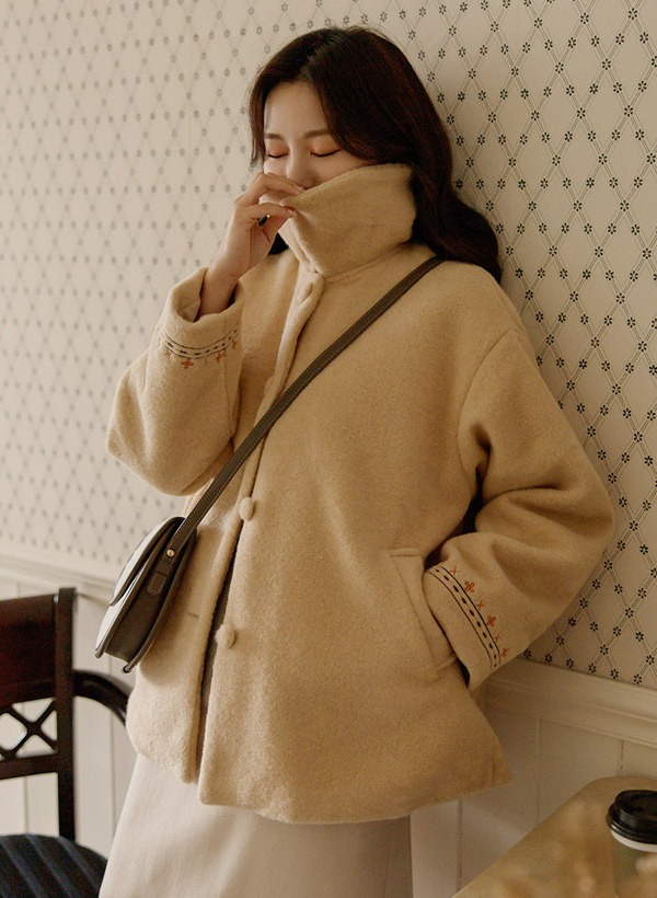 韓國袖口刺繡包釦中長版大衣