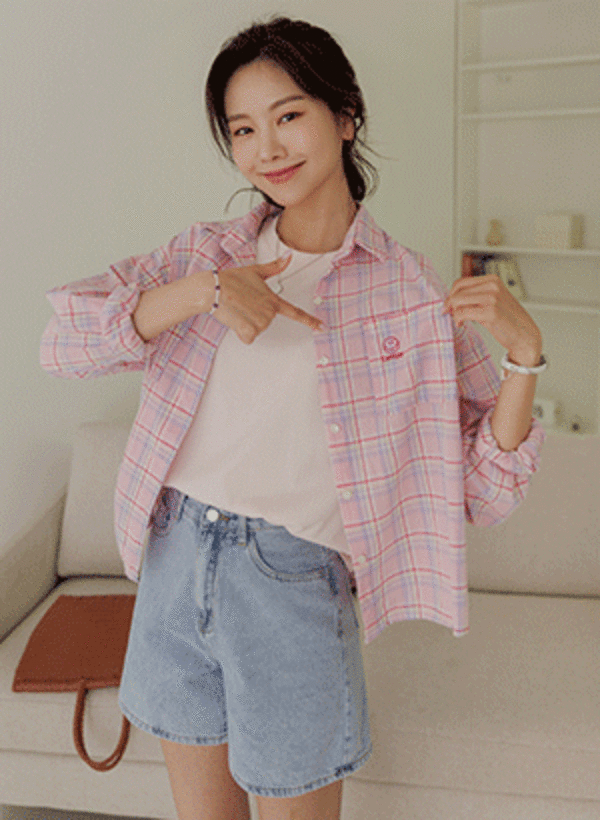 韓國笑臉刺繡雙口袋格紋襯衫